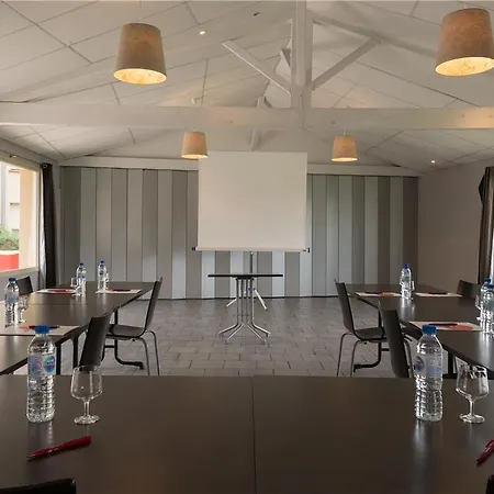 Отель Ogcastres Le Caussa Кастр