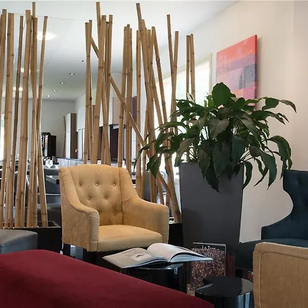 Ogcastres Le Caussa Отель *