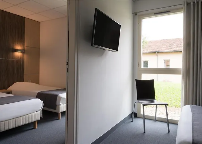 Ogle Caussea Castres ホテル カストル