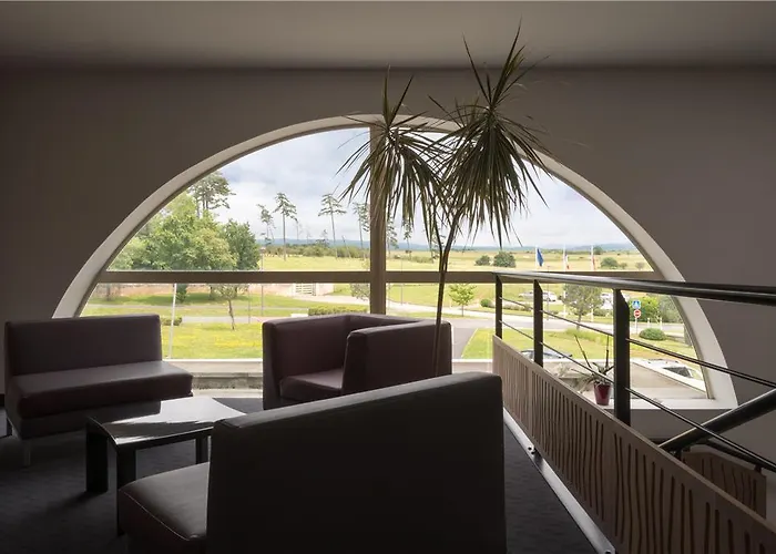 Ogle Caussea Castres ホテル